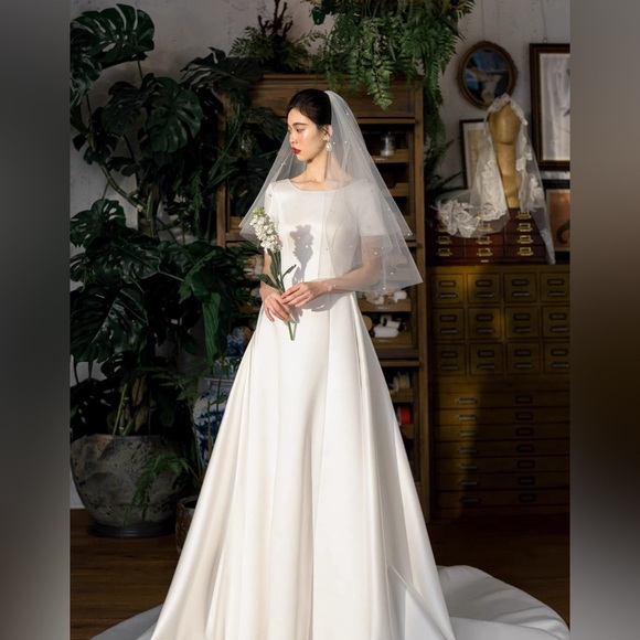 Pearl Beaded Short Wedding Veil with Comb Waist Length main image 8